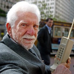 Первый звонок с мобильного телефона был совершён 41 год назад
