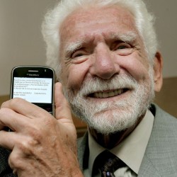 Первый звонок с мобильного телефона был совершён 41 год назад