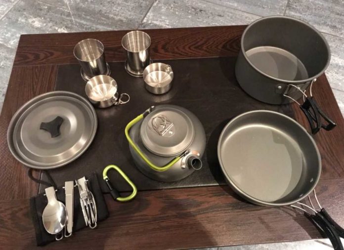 Недорогой походный набор посуды