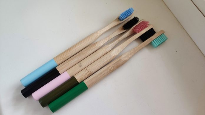 Набор бамбуковых зубных щеток