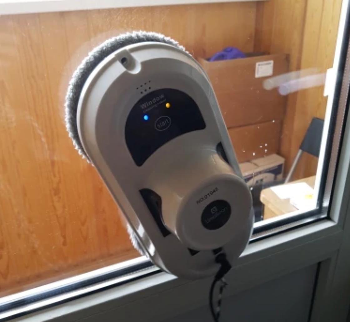 Как пользоваться роботом для мытья окон