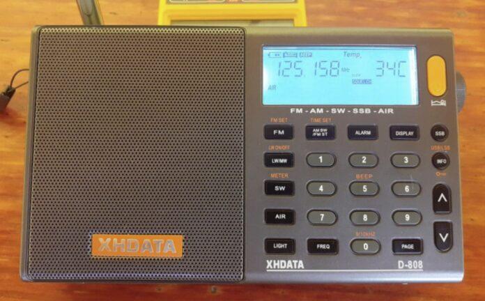 Цифровой радиоприёмник XHDATA D-808 с поддержкой частот FM / MW / LW / SW SSB