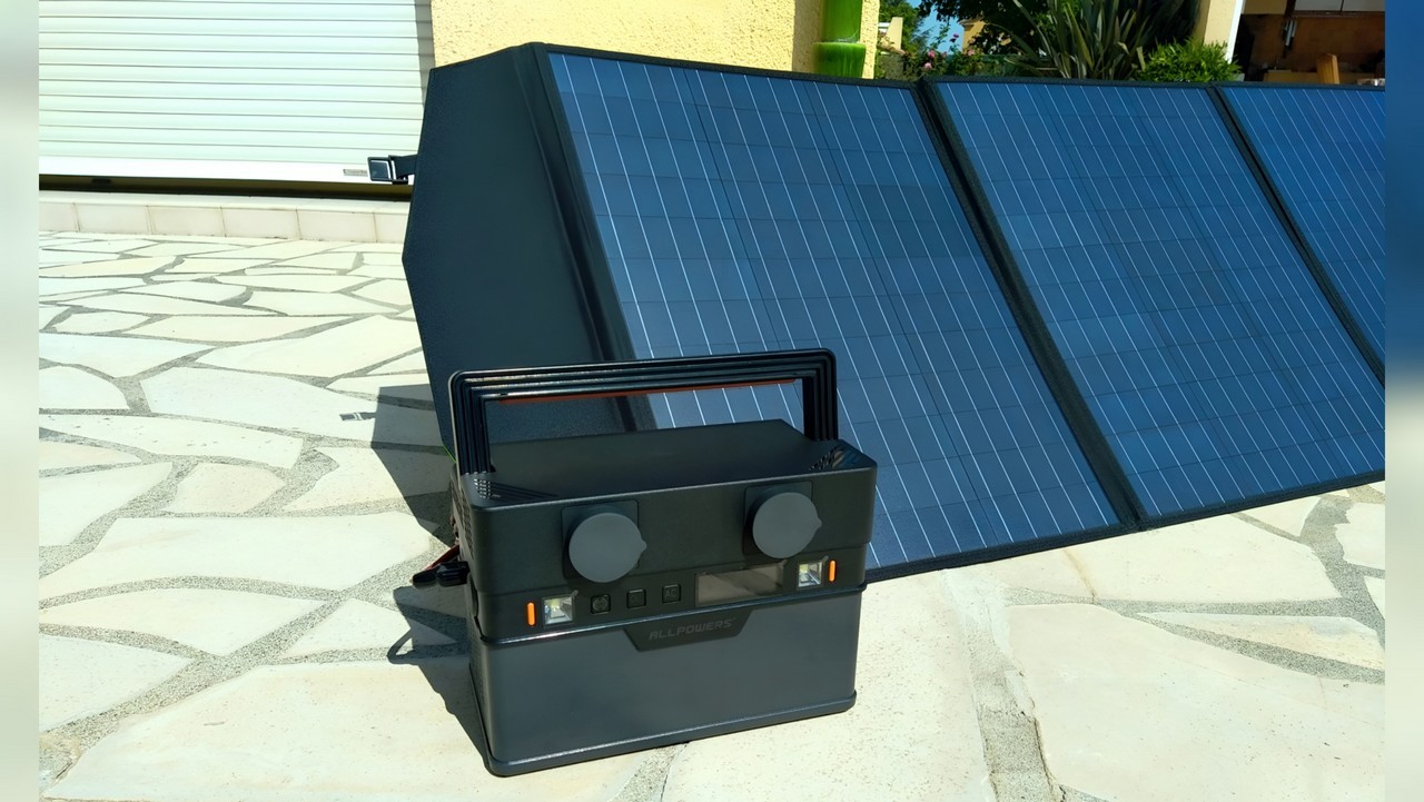 Портативная зарядная станция с солнечной панелью