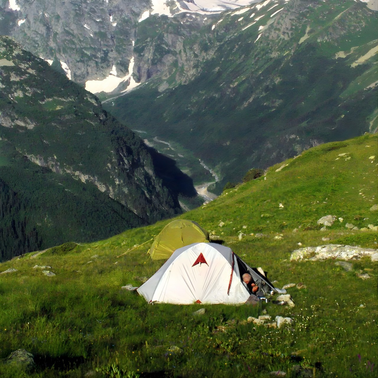 Трехместная палатка Blackdeer: надежная защита в походе