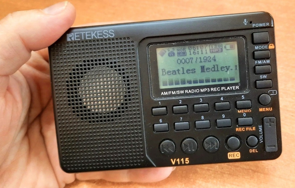 Портативный радиоприемник RETEKESS V115