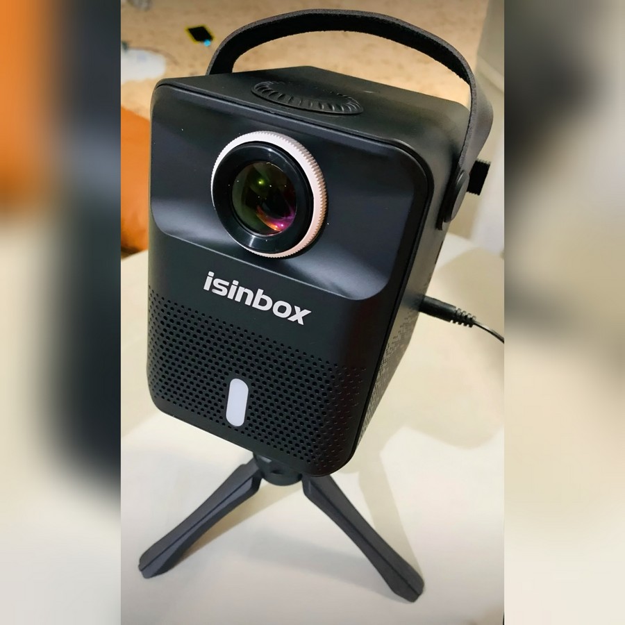 Портативный проектор ISINBOX