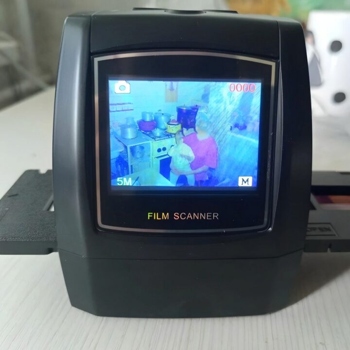 Сканер для слайдов и фотопленок Espada FilmScanner EC718