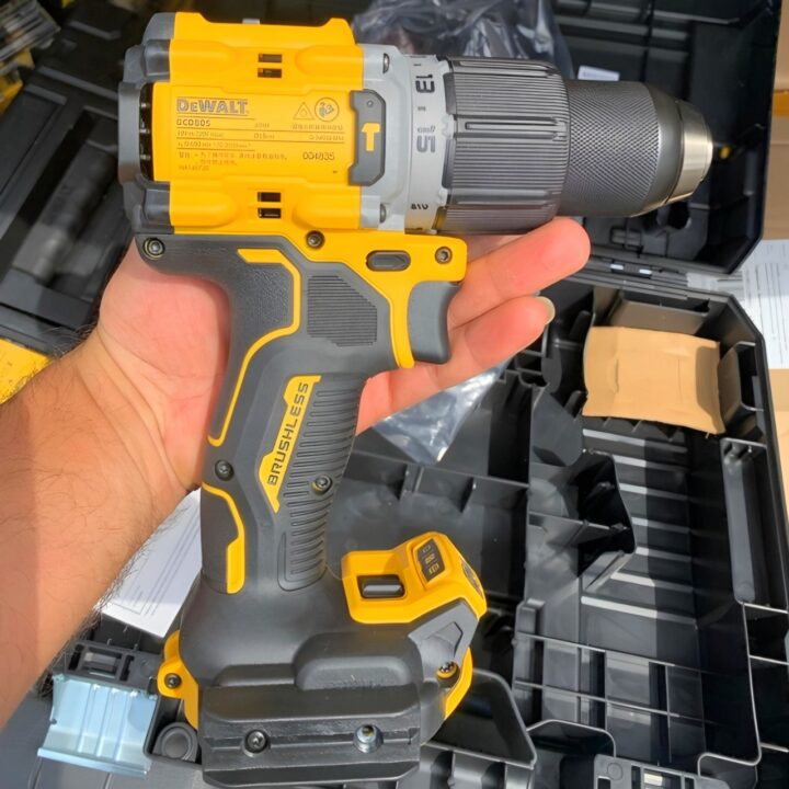 Шуруповерт Dewalt