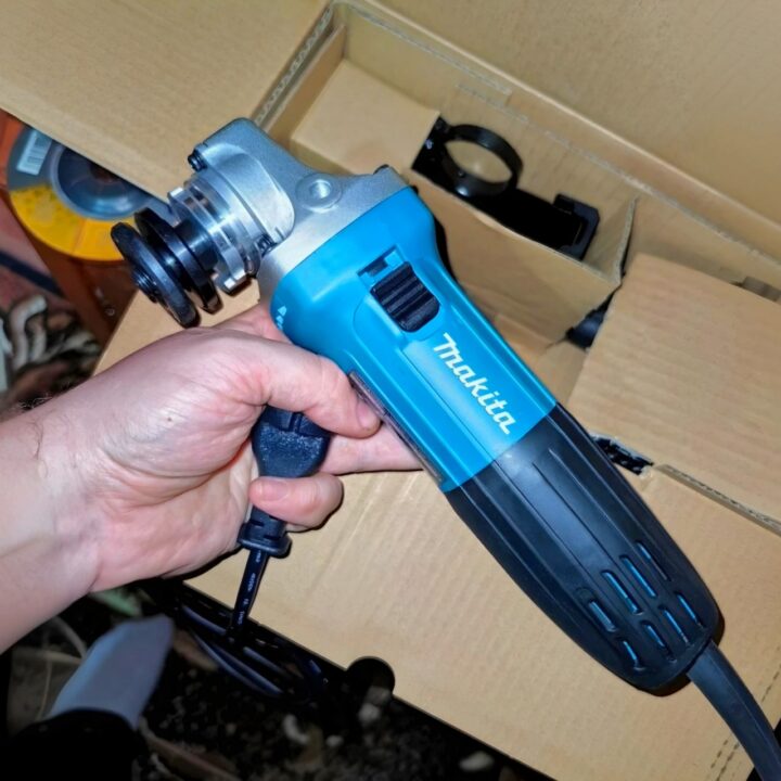 Углошлифовальная машина Makita GA5030R